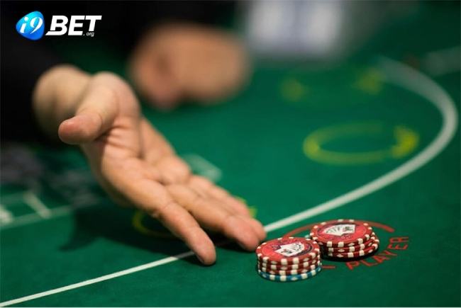 Tổng hợp những thuật ngữ trong Baccarat cần nắm 2 Tổng hợp những thuật ngữ trong Baccarat cần nắm