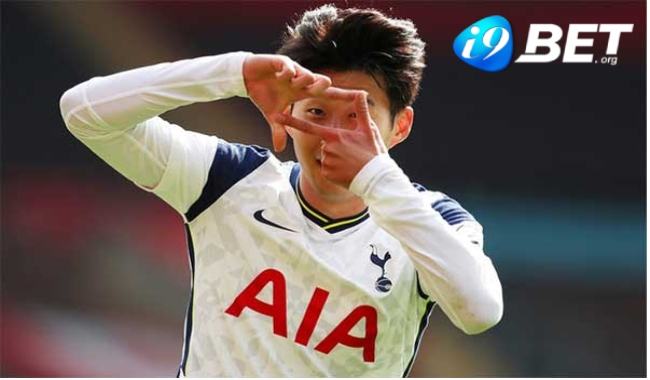 Ghi 4 bàn gọi là gì? Một số cầu thủ tạo tên tuổi từ poker 2 Ghi 4 bàn gọi là gì? Một số cầu thủ tạo tên tuổi từ poker