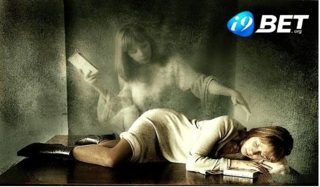 Ngủ mơ thấy người chết và những con số thay đổi cuộc đời 8 Ngủ mơ thấy người chết